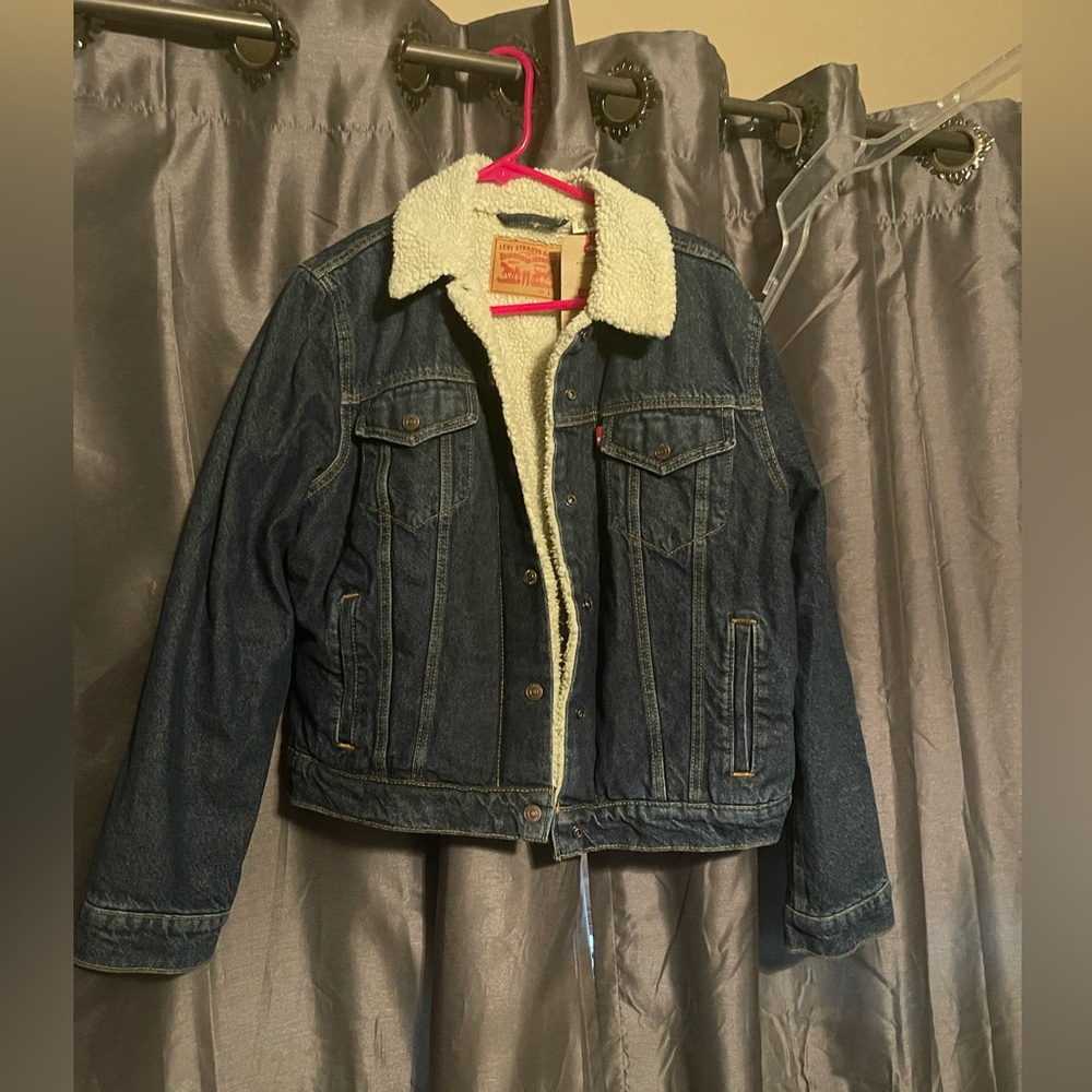 Brand new Levi jacket!!! ❤️